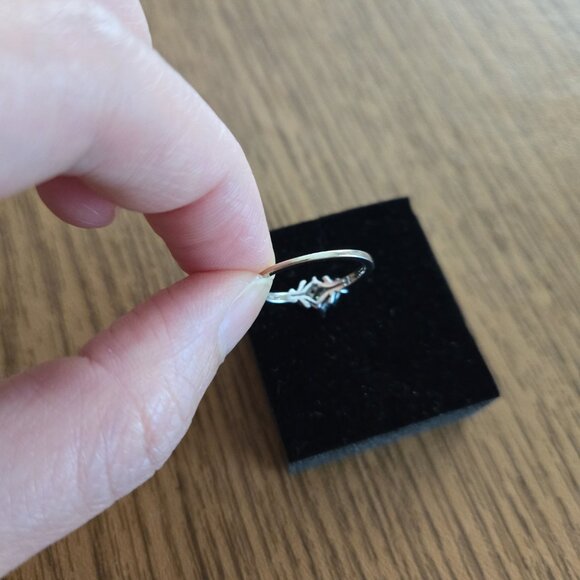 Zales 10k diamond white gold ring - Picture 6 of 17